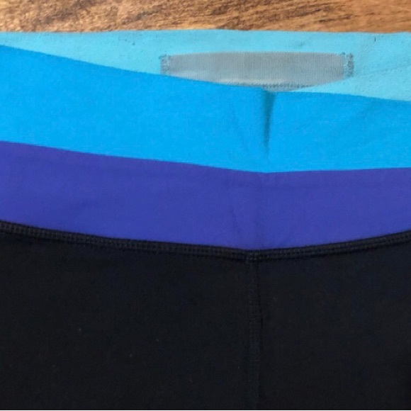 Lululemon Shorts (Ladies) - Picture 3 of 5